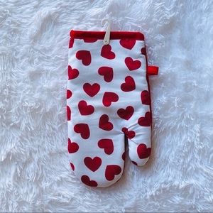 Red Heart Kitchen Oven Mitt